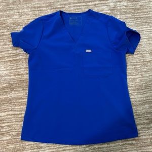 Women’s FIGS medium scrub top - color: Denim - NWOT